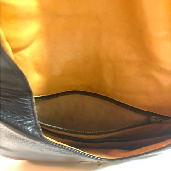 Vintage satchel Elegant Black Leather Handbag - Picture 5 of 5